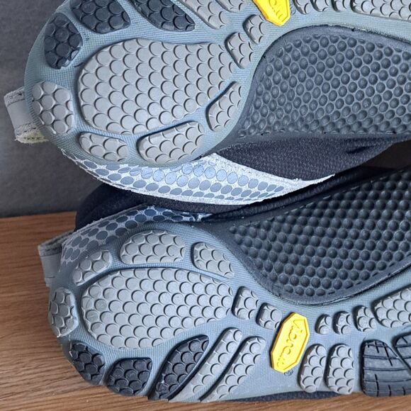 Vibram FiveFingers LS Bikila Womens Size EU 39 US 8 Gray Black W358 Sandals Shoe - Picture 10 of 12